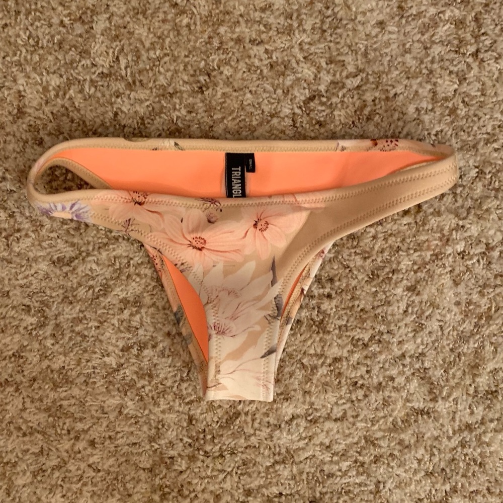 Triangl tan floral bikini bottoms